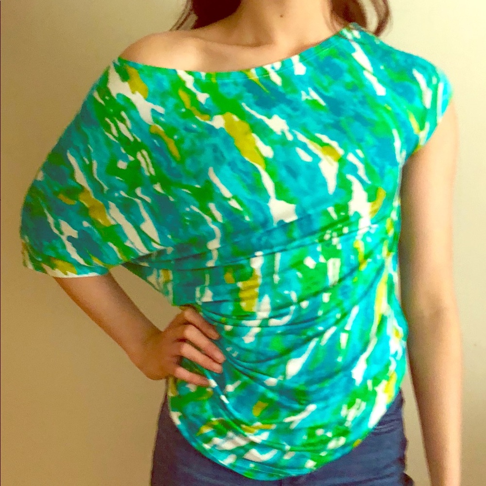 Unique one sided top - Picture 2 of 3